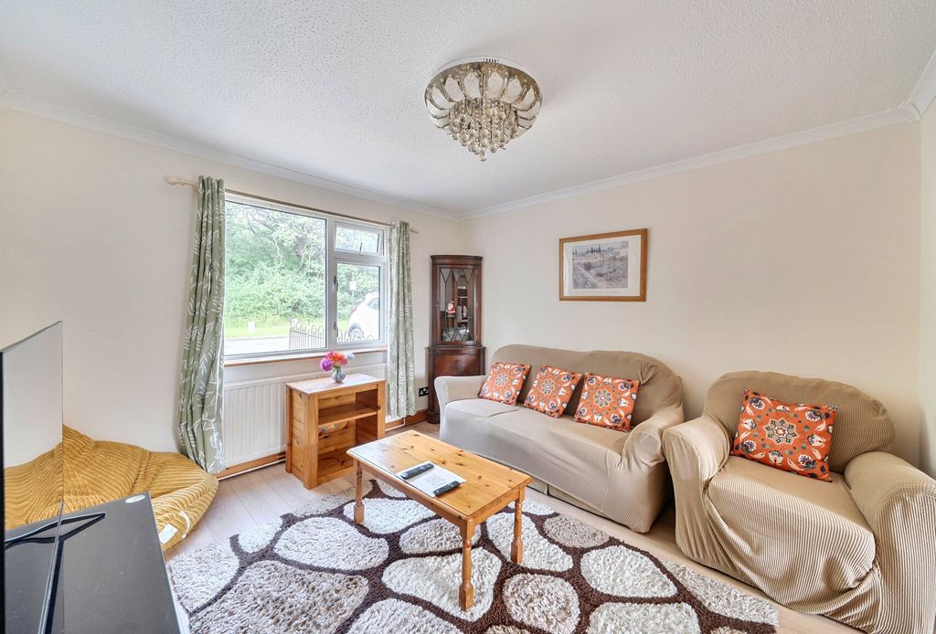 Property photo 2 of 11 Picture No. 25