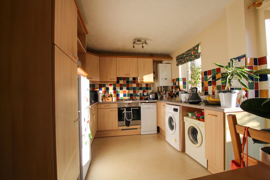 Property photo 3 of 5 Kitchen