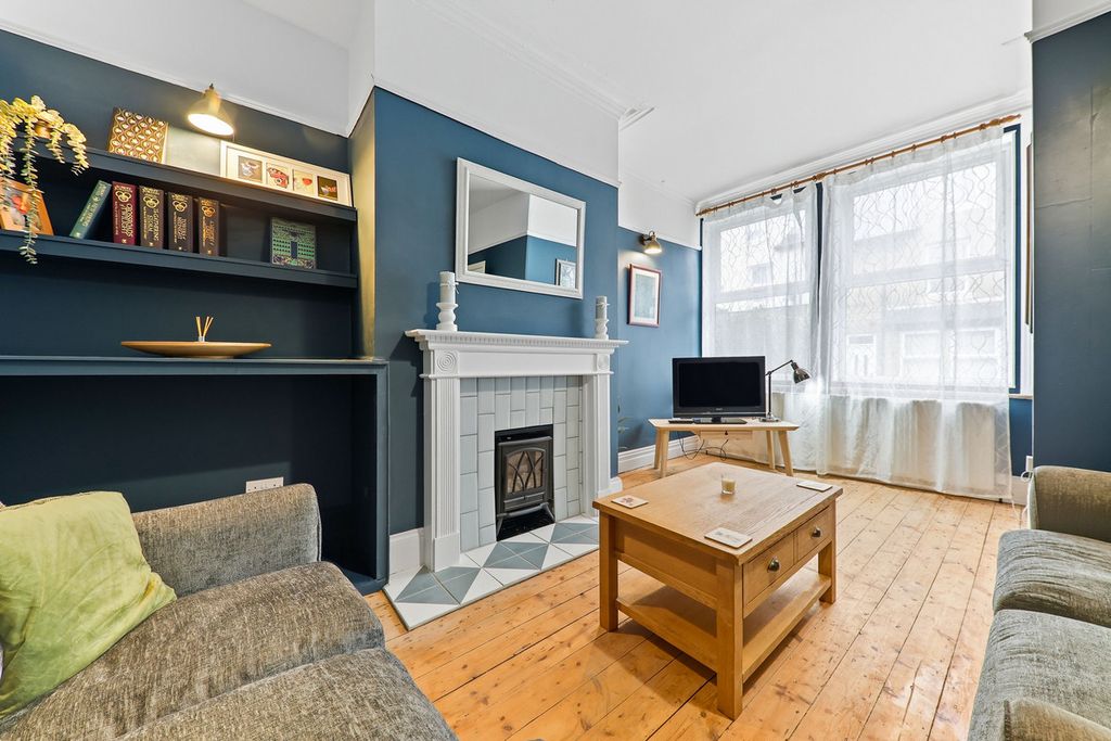 Property photo 3 of 21