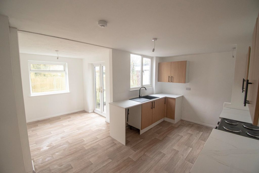 Property photo 2 of 13 Kitchen