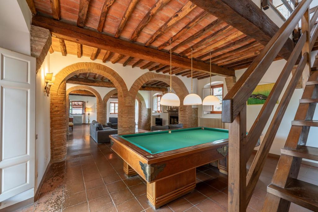 Property photo 2 of 40