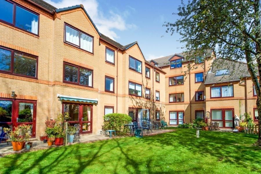 Property photo 1 of 13 Communal Gardens