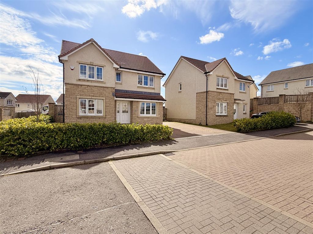 Property photo 1 of 22 External