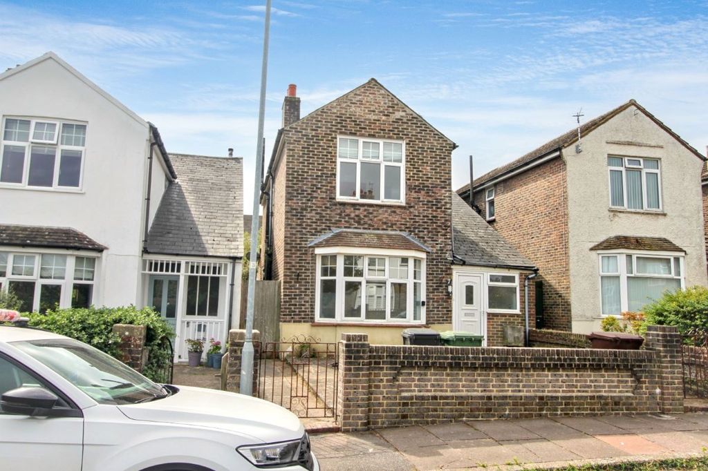 Property photo 2 of 16