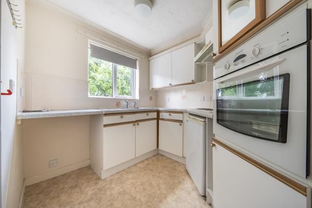 Property photo 2 of 10 Kitchen