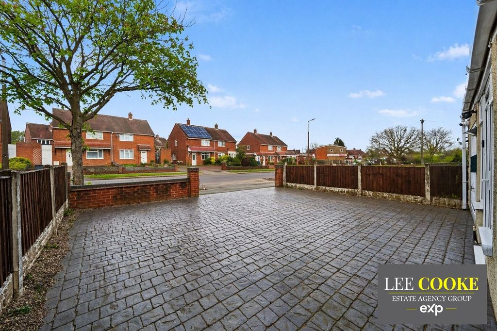 Property photo 2 of 21