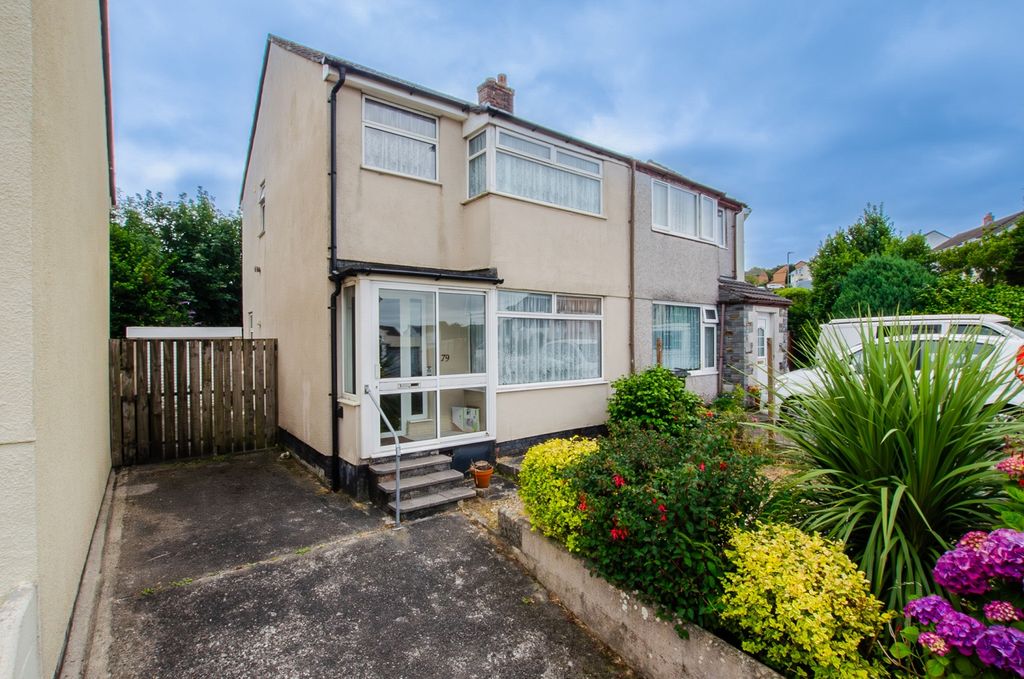 Property photo 1 of 11 79 Margaret Crescent Tps Bodmin Branch 01208 87272