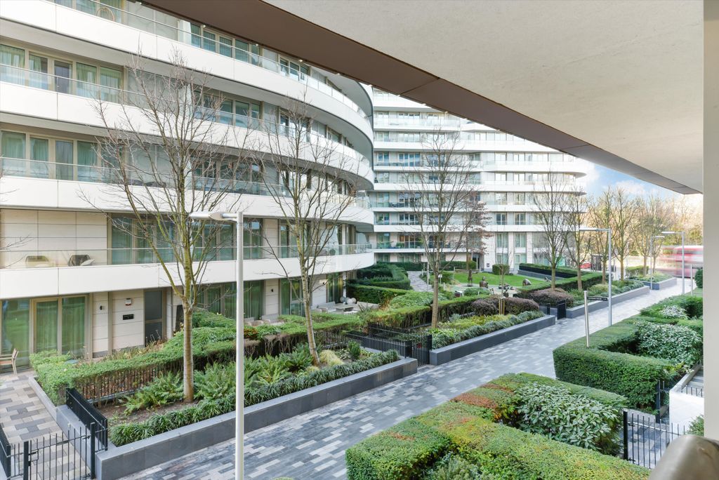 Property photo 3 of 19 Image