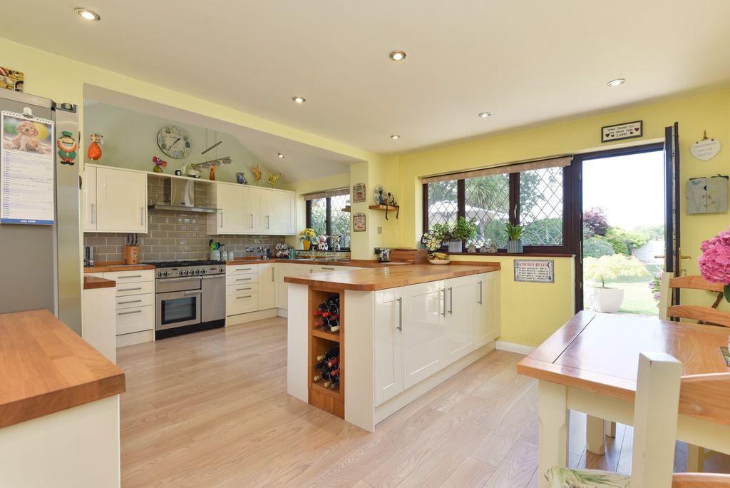 Property photo 3 of 26 3593677