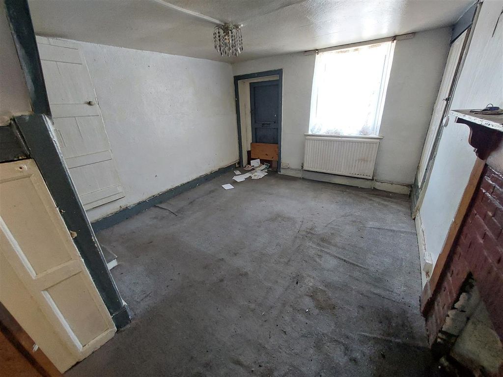 Property photo 2 of 14 Living Room