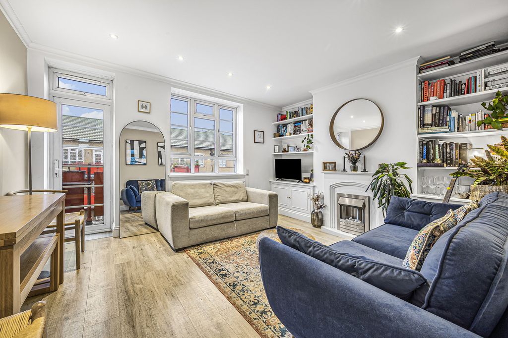 Property photo 2 of 11