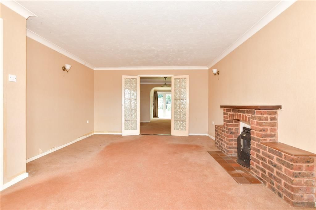 Property photo 2 of 10 Lounge