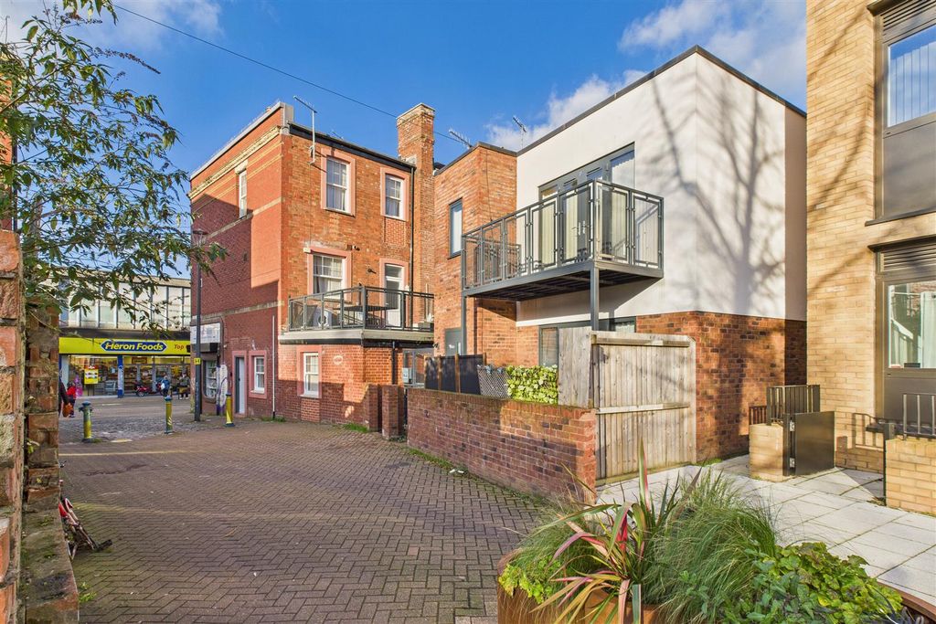 Property photo 1 of 38 103 East Street, Bedminster, Bristol Bs3 4Ex | Fre