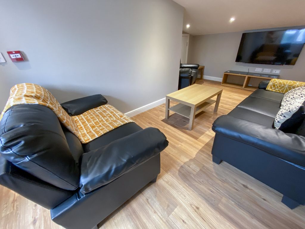 Property photo 2 of 14 1-02