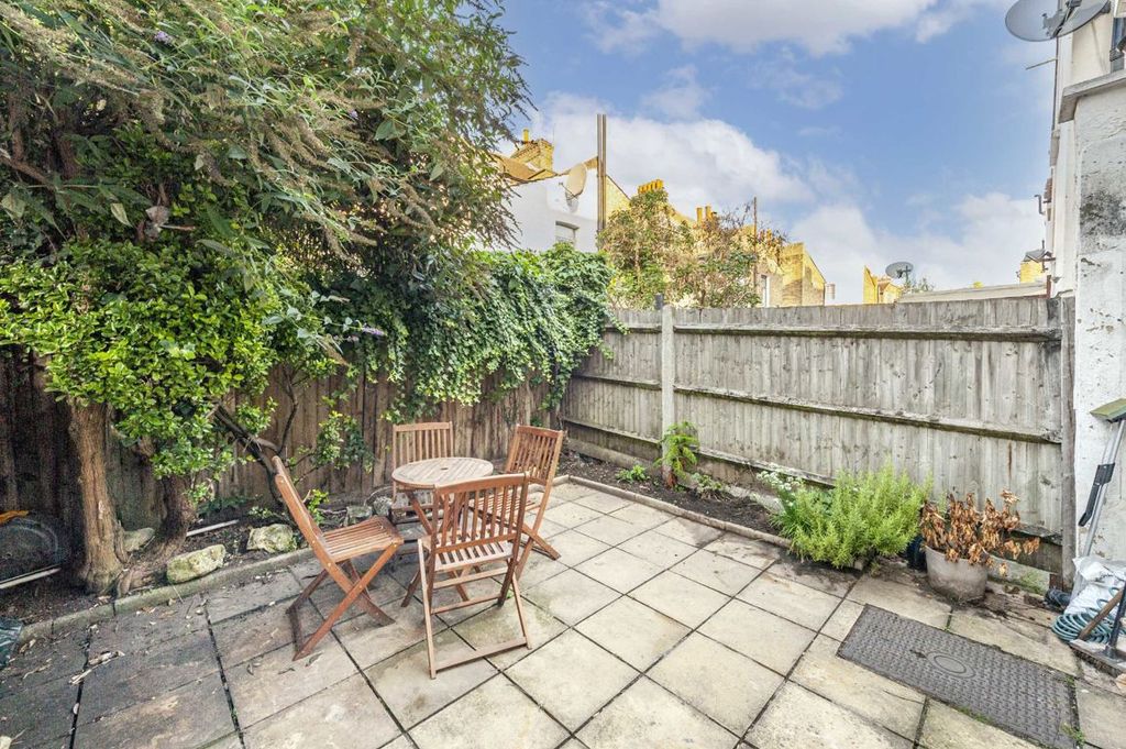 Property photo 2 of 6