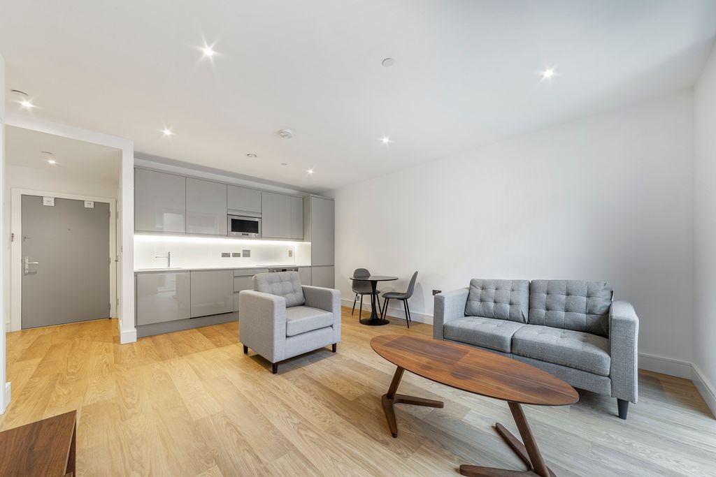 Property photo 1 of 8 Photo 2