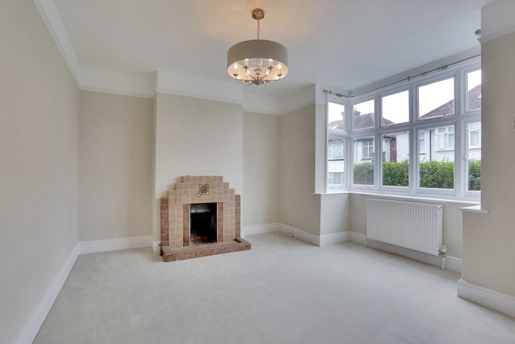Property photo 3 of 11 Gallery