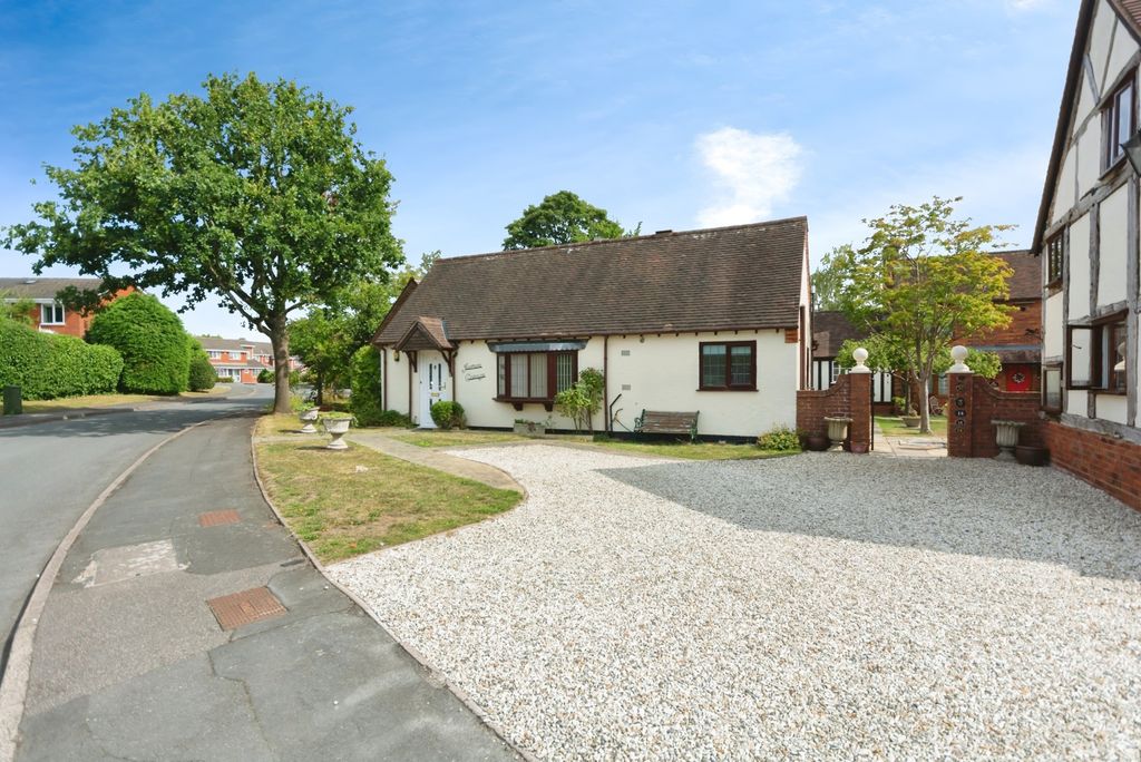 Property photo 1 of 17 Frontage
