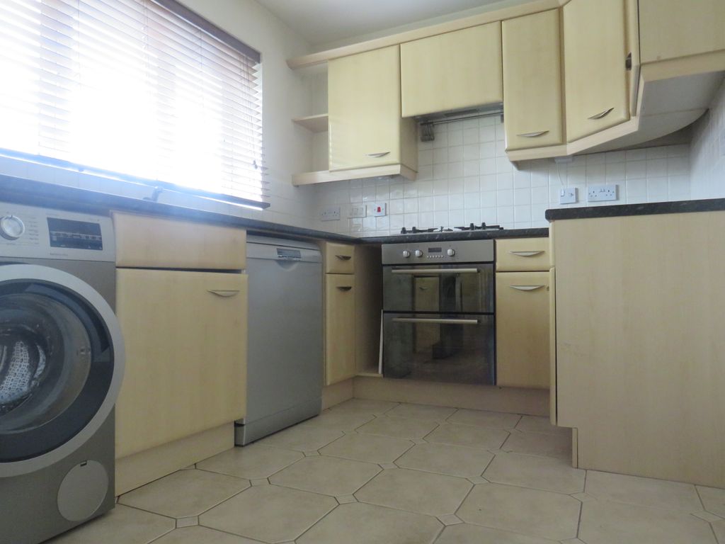 Property photo 2 of 9 Kitchen