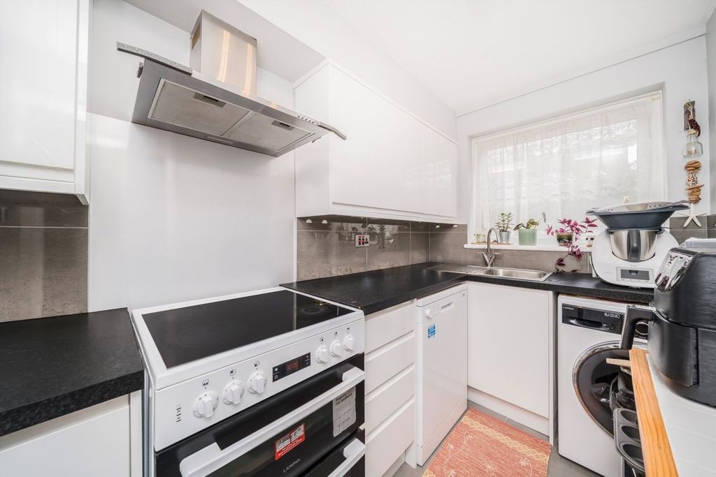 Property photo 2 of 3