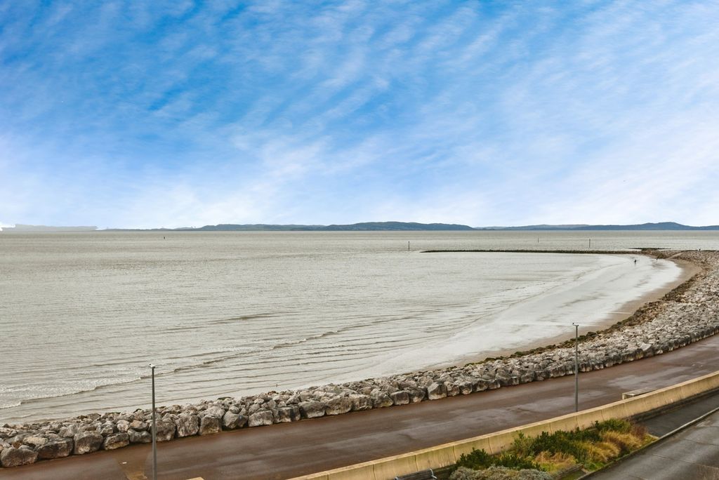 Property photo 2 of 18 Pbox-Img.Jpg