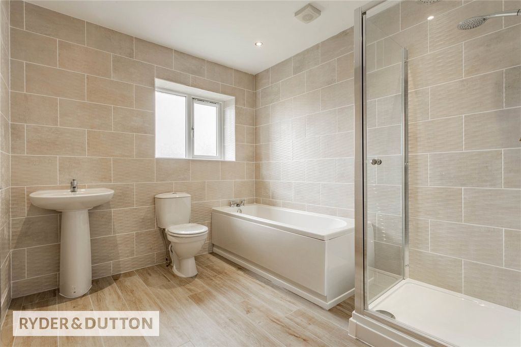 Property photo 2 of 14 Bathroom