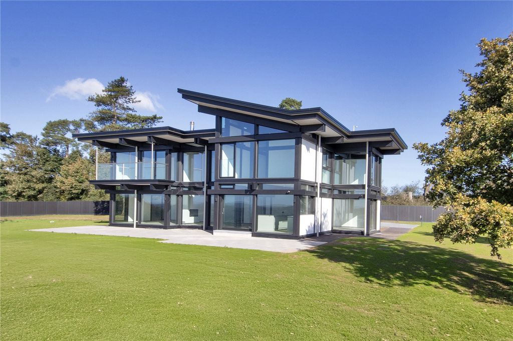 Property photo 1 of 11 Front Elevation