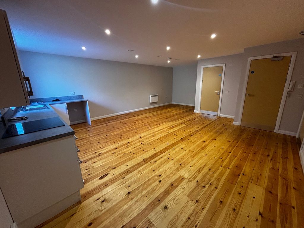 Property photo 2 of 3