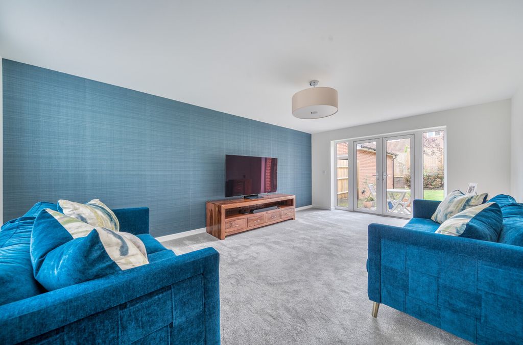 Property photo 3 of 19 1454272-17-69Fc99...
