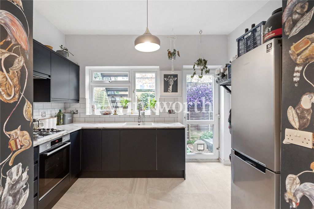 Property photo 3 of 41 Picture No. 34