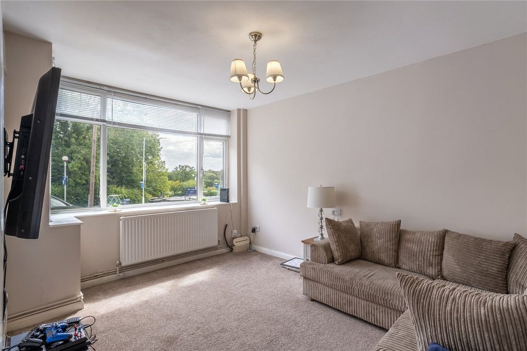 Property photo 3 of 29 Picture No. 23