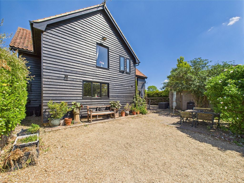 Property photo 2 of 25