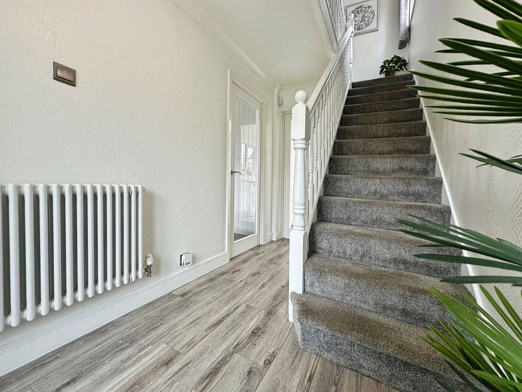 Property photo 2 of 35