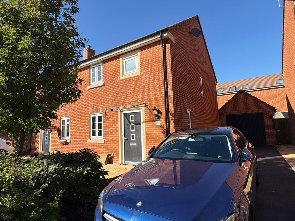 Property photo 2 of 35