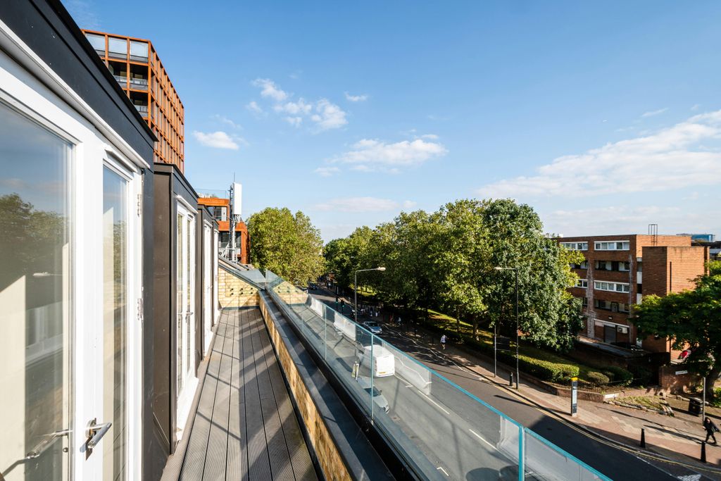 Property photo 1 of 6 Hackney Rd 201  13.Jpg