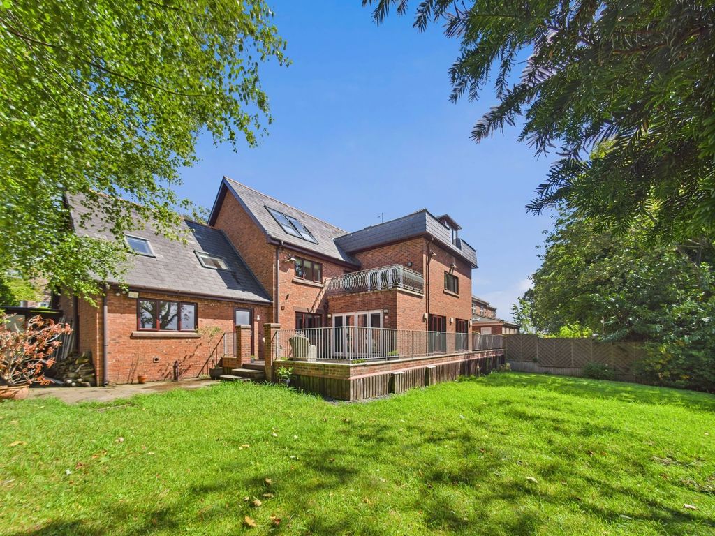 Property photo 2 of 36