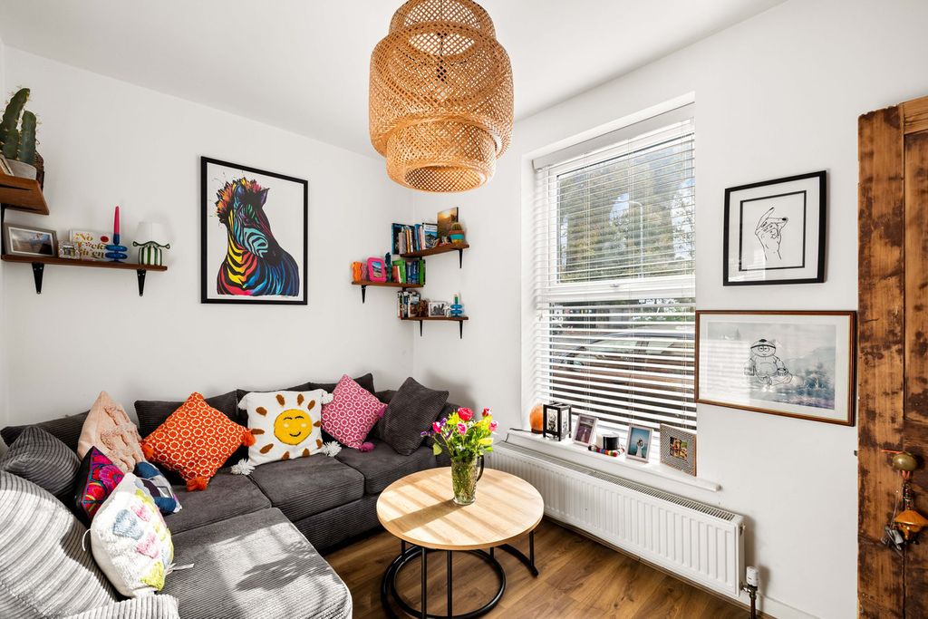 Property photo 2 of 11