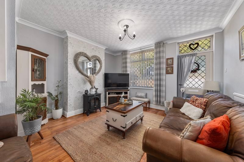 Property photo 2 of 25 Living-Room