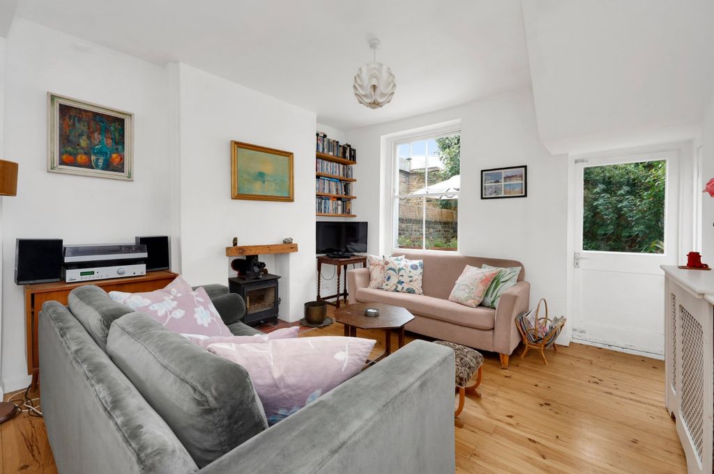 Property photo 2 of 13