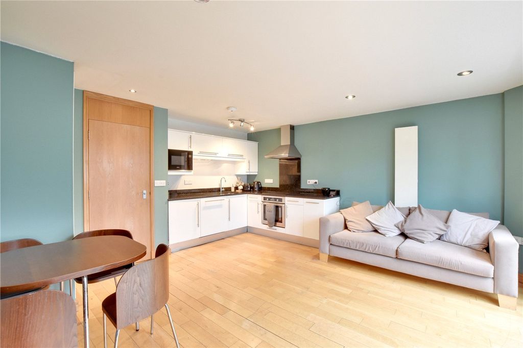 Property photo 3 of 10 Picture No. 02