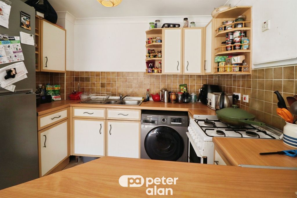 Property photo 2 of 29