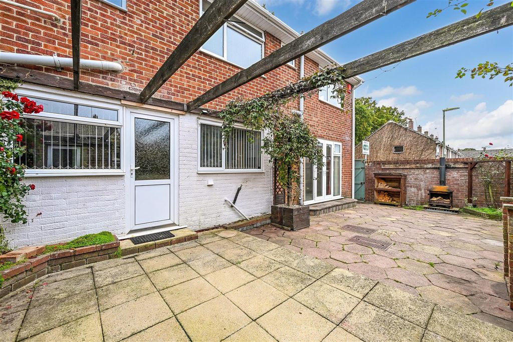 Property photo 1 of 22 Ph6_6254096.Jpg