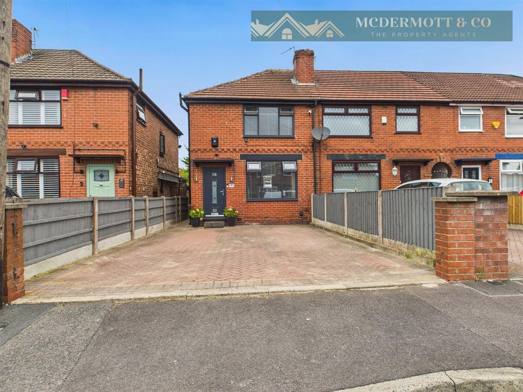 Property photo 1 of 17 Externally