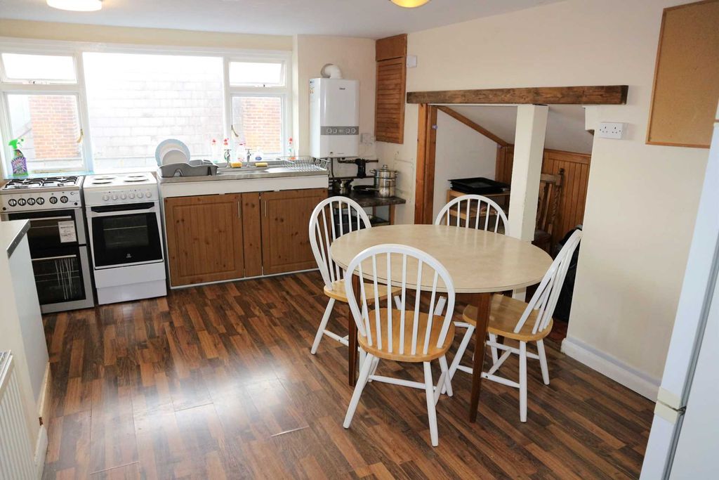 Property photo 3 of 4