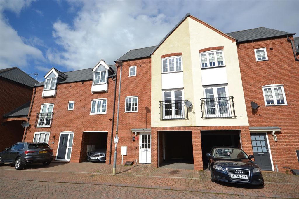 Property photo 1 of 15 External