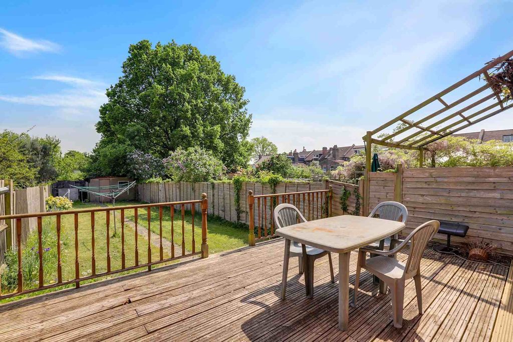 Property photo 2 of 5