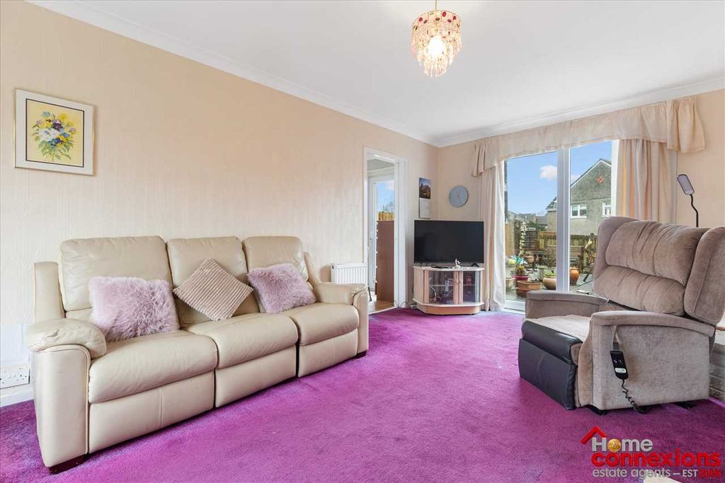 Property photo 2 of 21 Lounge (1)