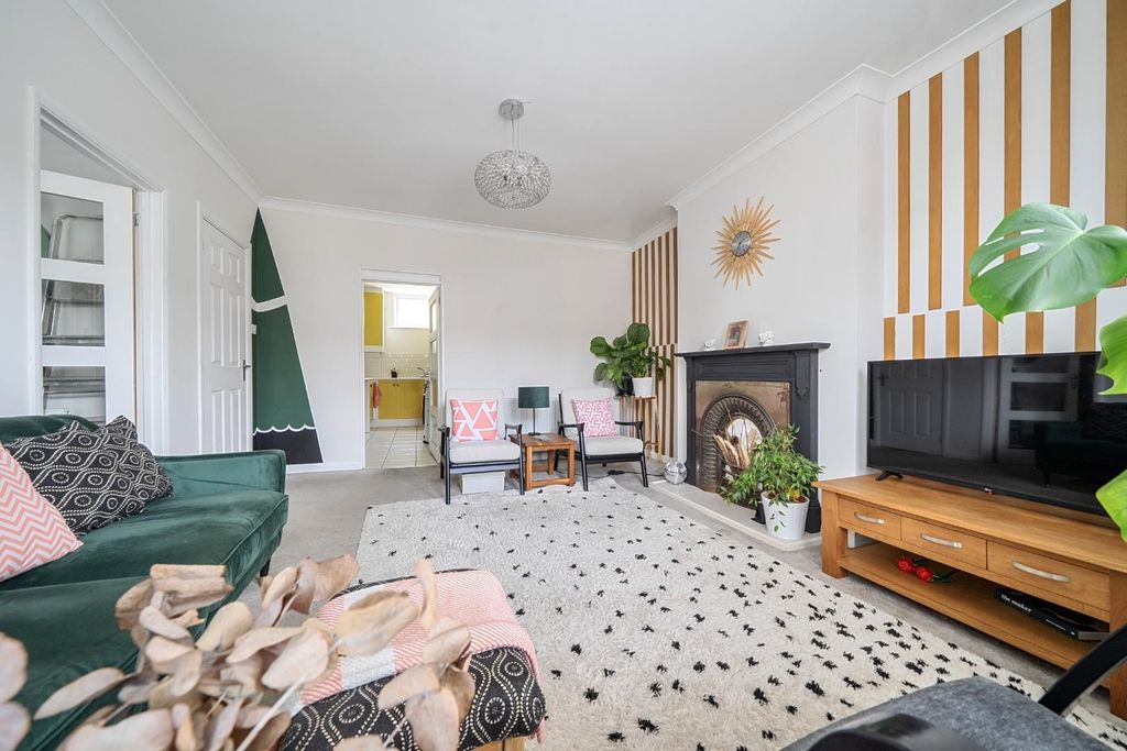 Property photo 2 of 19 1481321-12-6A34125Fb2Ad3.Jpg