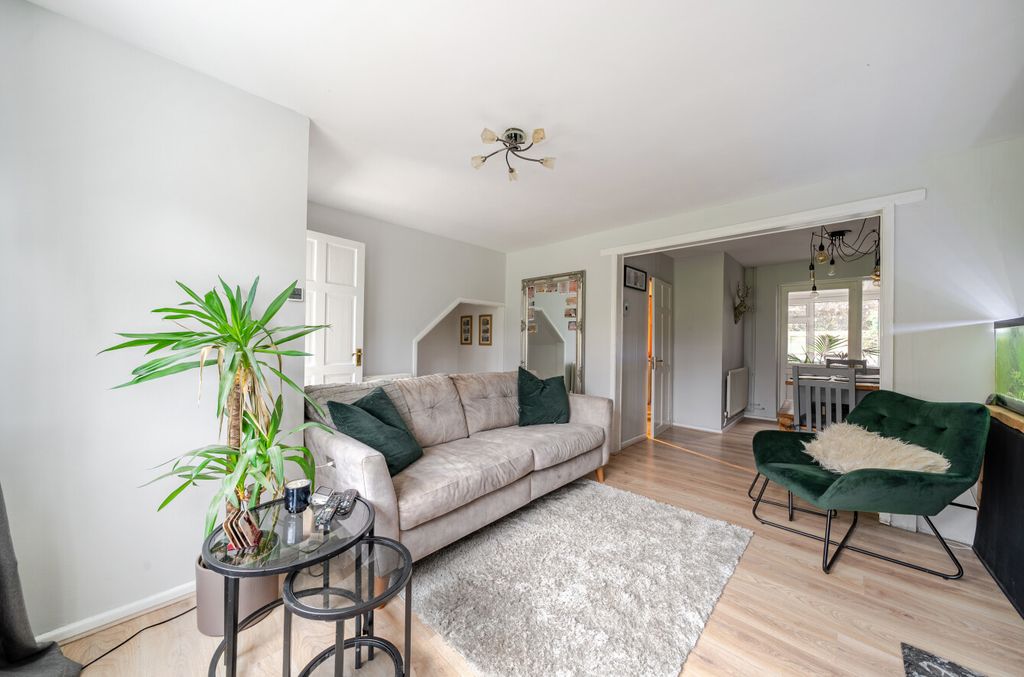 Property photo 3 of 16 Sitting Room