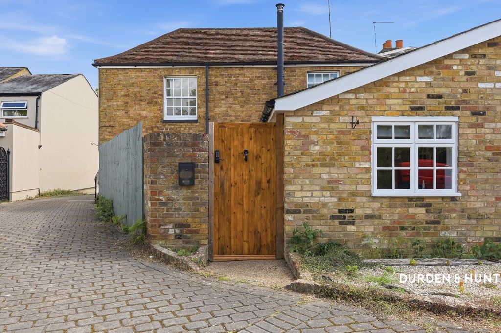Additional image 12 of 2 bed flat for saleHigh Street, Ongar CM5